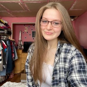 Meet your Posher, Caroline